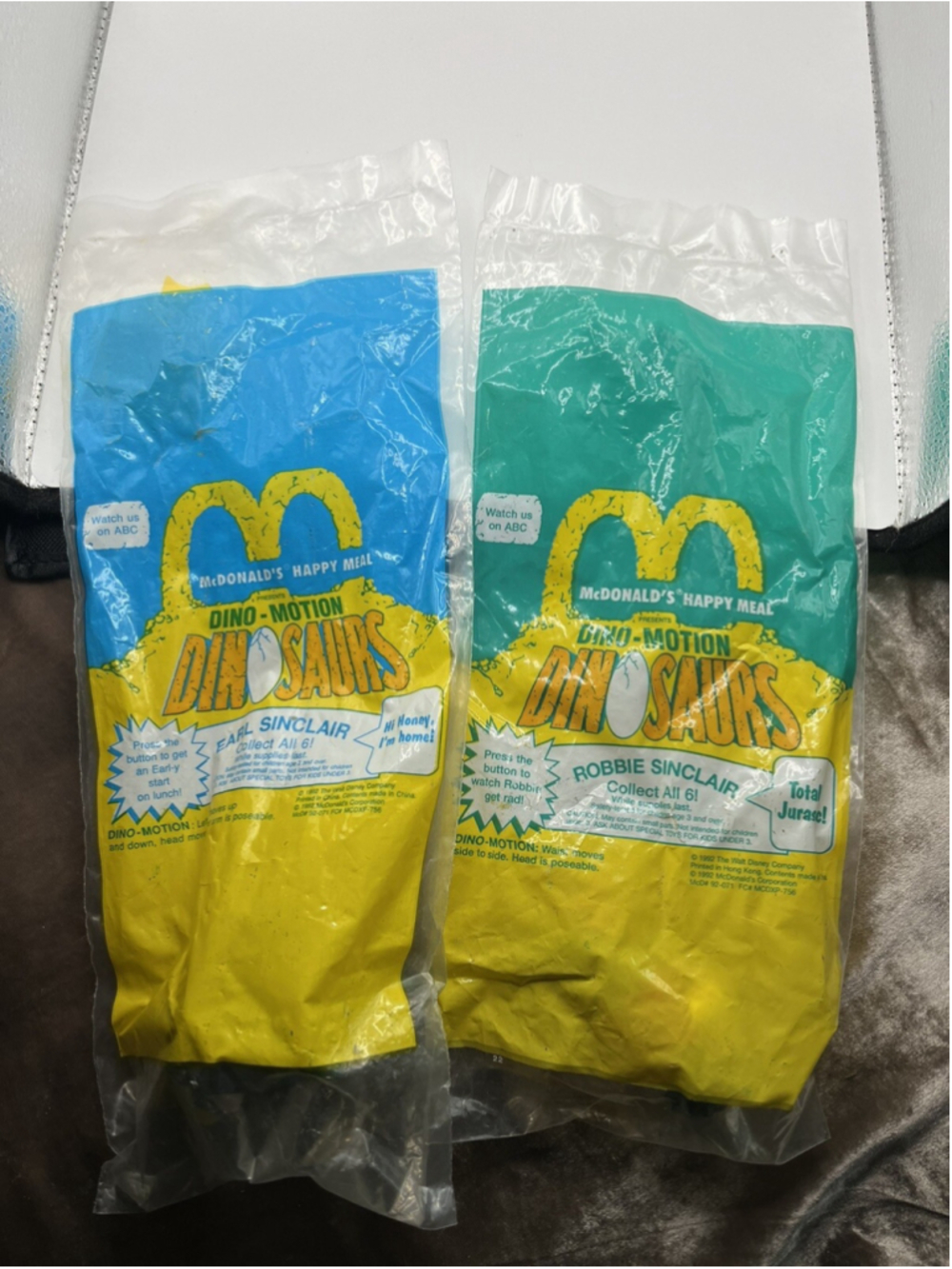 McDONALD’S HAPPY MEAL TOY – 2 DINOSAURS - MIP EARL &ROBBIE SNICLAIR 1992 VTG